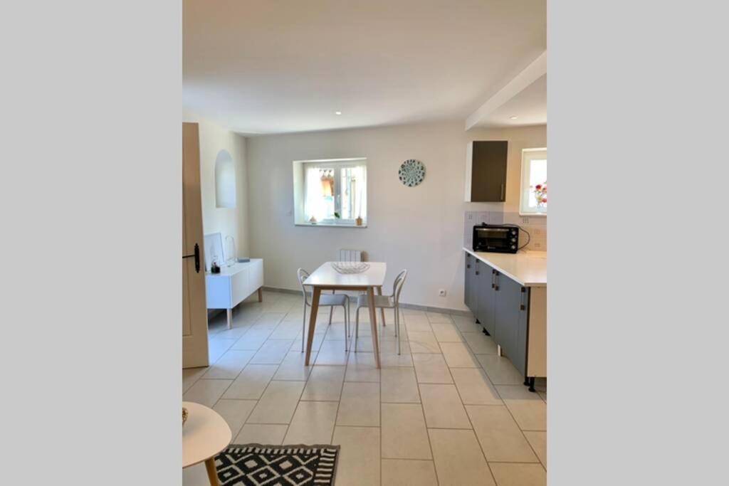 Appt 1 A 4 Pers Cocoon,1,500 Km Sortie Auto, 3 Km Ctre Macon, Pkg Cour Privee Apartment Bagian luar foto