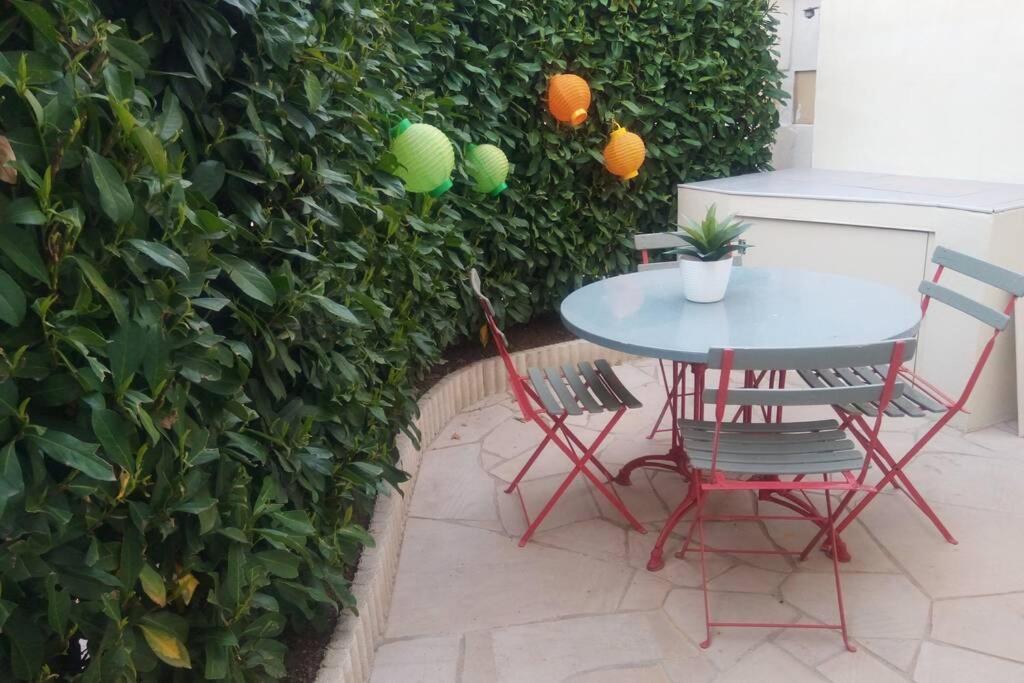 Appt 1 A 4 Pers Cocoon,1,500 Km Sortie Auto, 3 Km Ctre Macon, Pkg Cour Privee Apartment Bagian luar foto